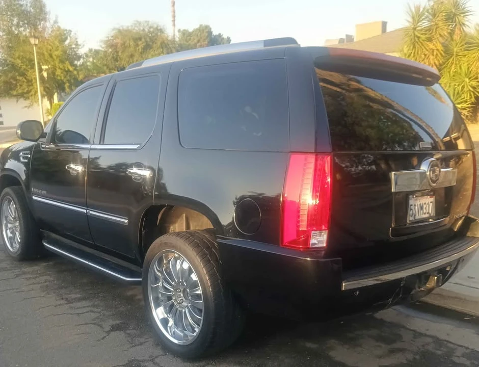 2007 Cadillac Escalade & EXT 3rd Gen - Image 3 of 9