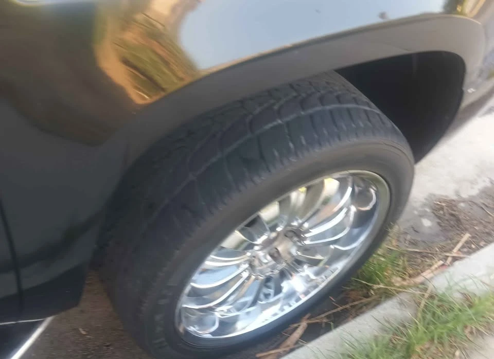 2007 Cadillac Escalade & EXT 3rd Gen - Image 4 of 9