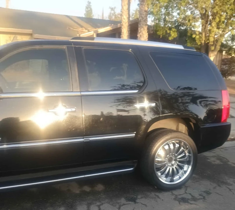 2007 Cadillac Escalade & EXT 3rd Gen - Image 2 of 9