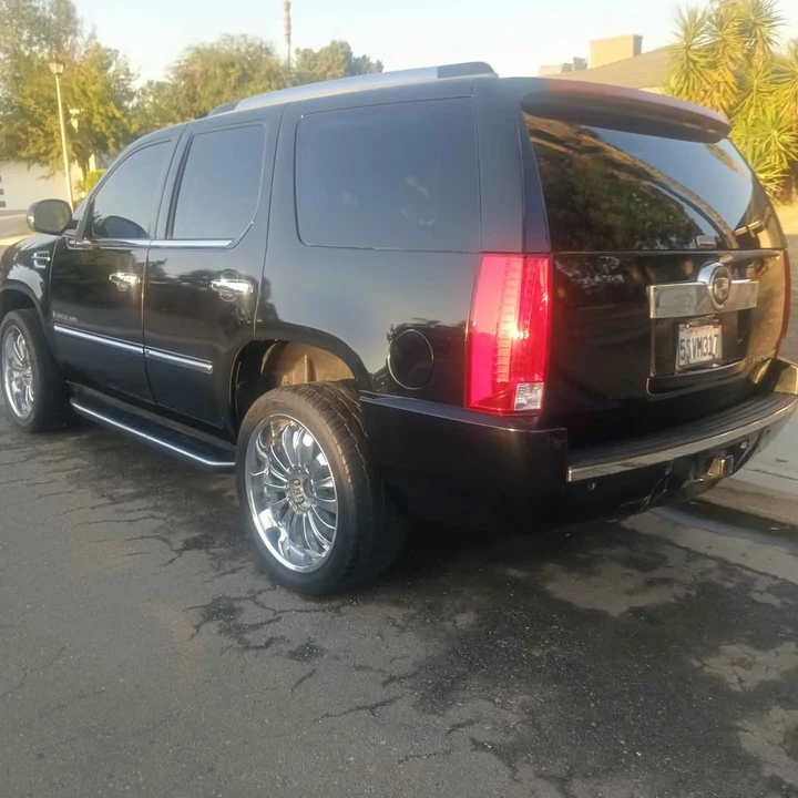 2007 Cadillac Escalade & EXT 3rd Gen - Image 8 of 9