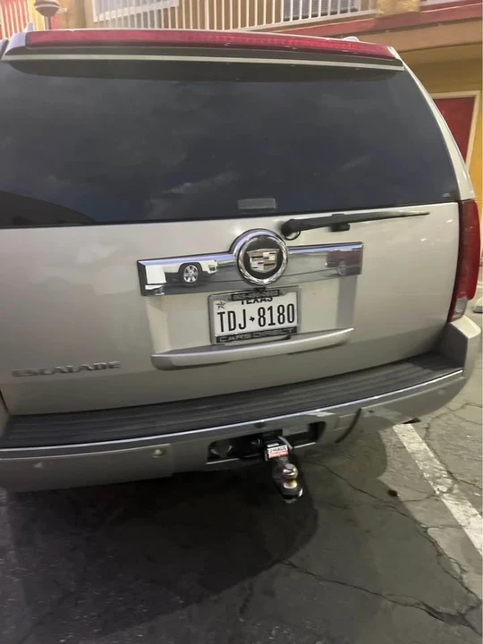 2007 Cadillac Escalade & EXT 3rd Gen - Image 2 of 8