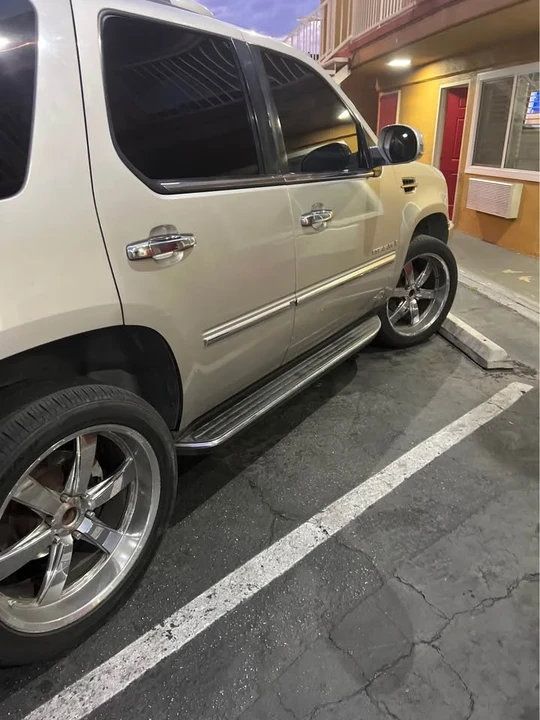 2007 Cadillac Escalade & EXT 3rd Gen - Image 3 of 8