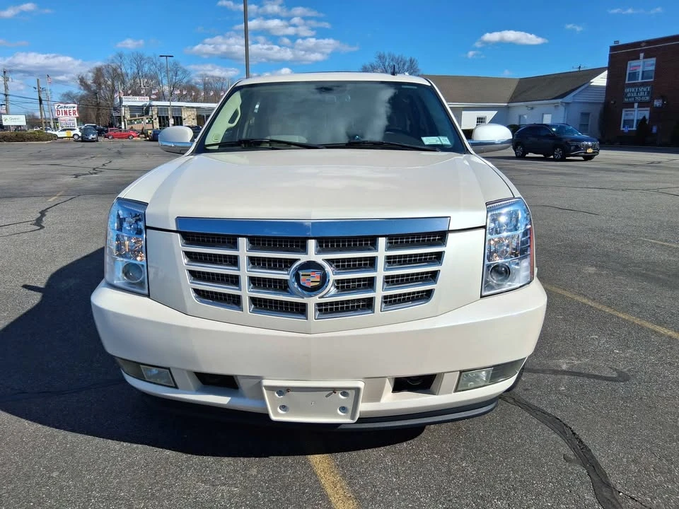 2007 Cadillac Escalade & EXT 3rd Gen - Image 2 of 20