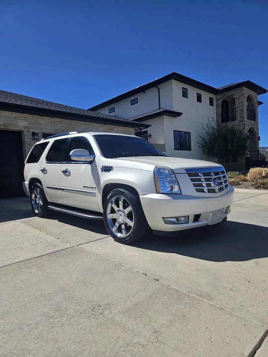 2007 Cadillac Escalade & EXT 3rd Gen - Image 3 of 17