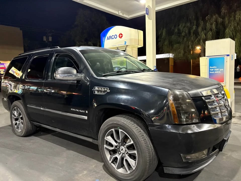 2007 Cadillac Escalade & EXT 3rd Gen - Image 2 of 10
