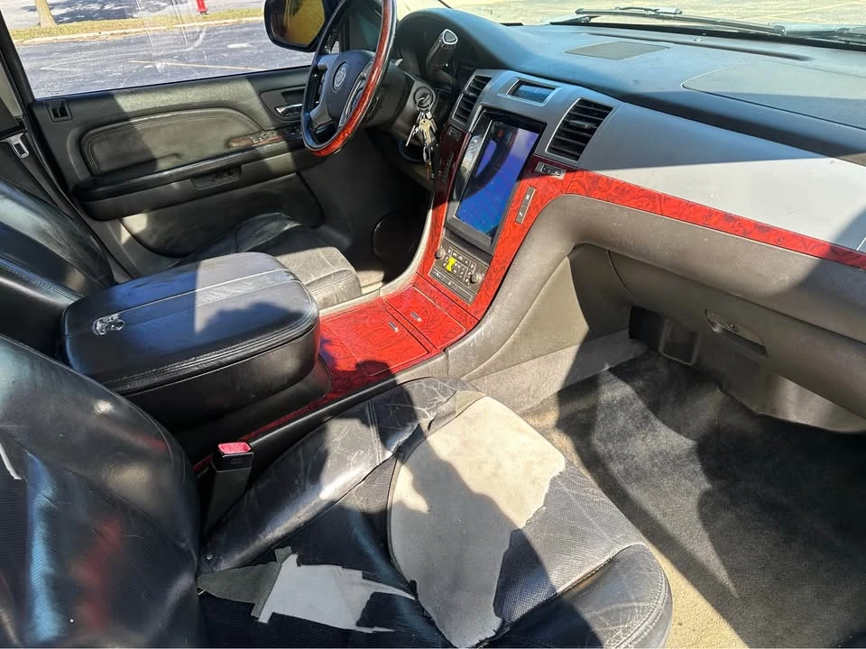 2007 Cadillac Escalade & EXT 3rd Gen - Image 12 of 15