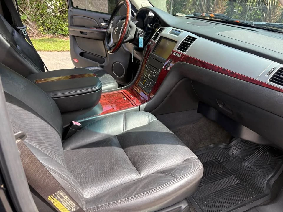 2007 Cadillac Escalade & EXT 3rd Gen - Image 10 of 17