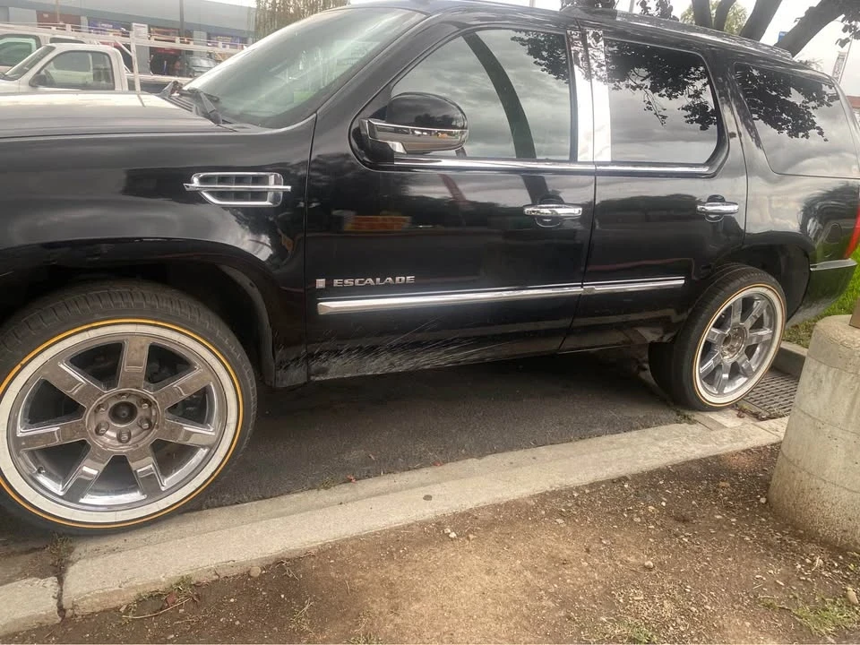 2007 Cadillac Escalade & EXT 3rd Gen - Image 4 of 6