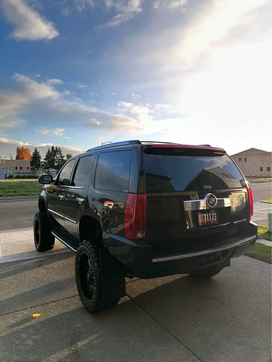 2007 Cadillac Escalade & EXT 3rd Gen - Image 4 of 12