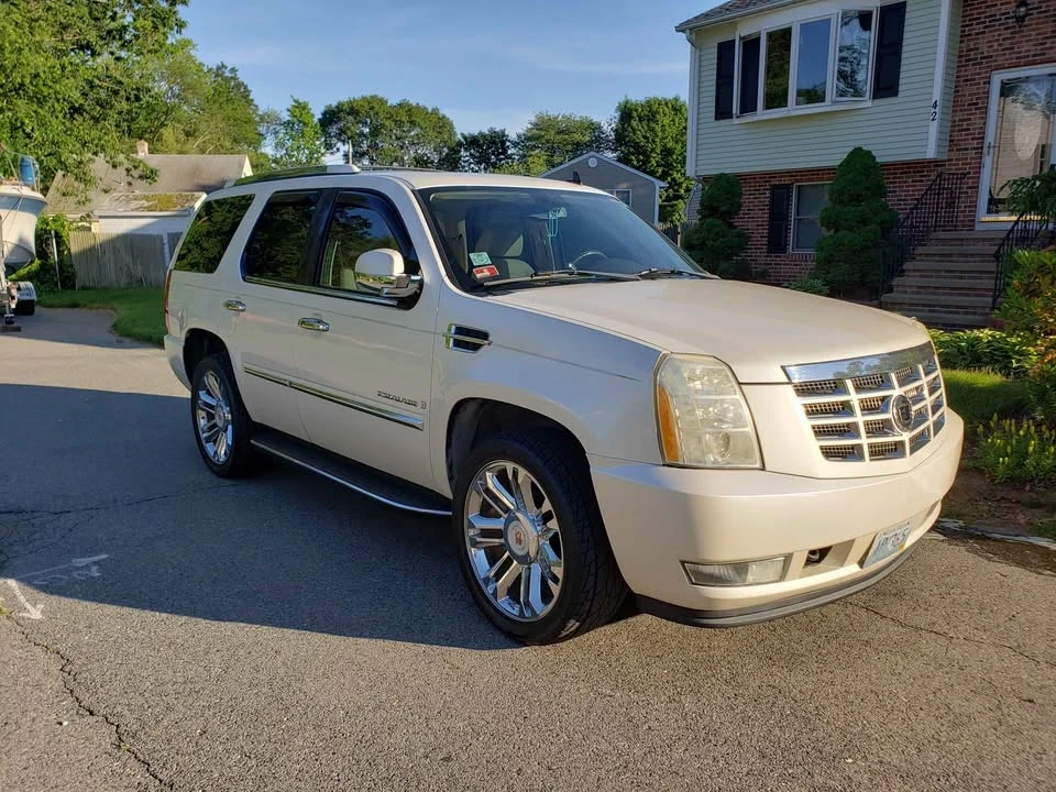 2007 Cadillac Escalade & EXT 3rd Gen - Image 2 of 5