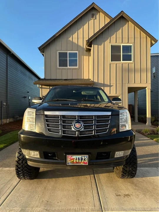 2007 Cadillac Escalade & EXT 3rd Gen - Image 2 of 12