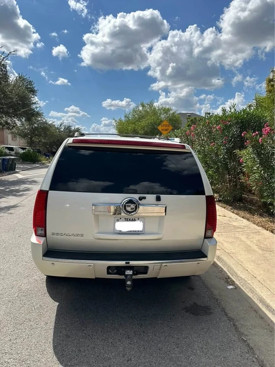 2007 Cadillac Escalade & EXT 3rd Gen - Image 10 of 16