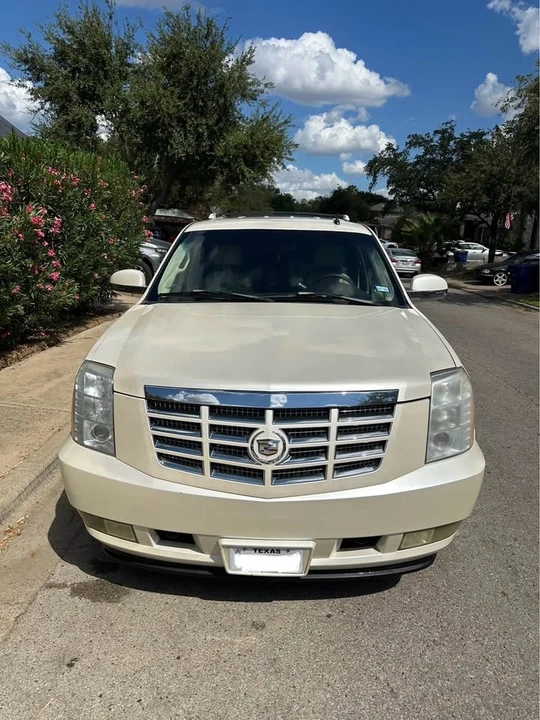 2007 Cadillac Escalade & EXT 3rd Gen - Image 4 of 16