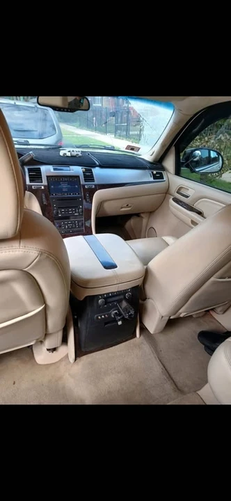 2007 Cadillac Escalade & EXT 3rd Gen - Image 4 of 9