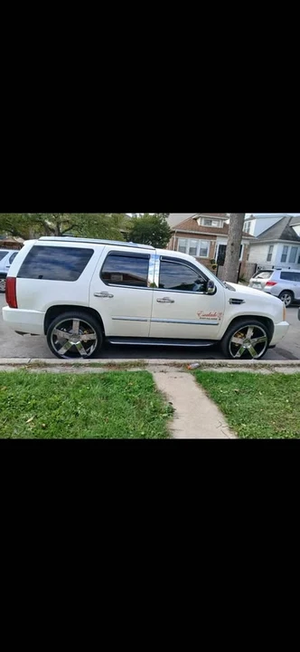 2007 Cadillac Escalade & EXT 3rd Gen - Image 2 of 9