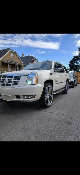 2007 Cadillac Escalade & EXT 3rd Gen - Image 3 of 9