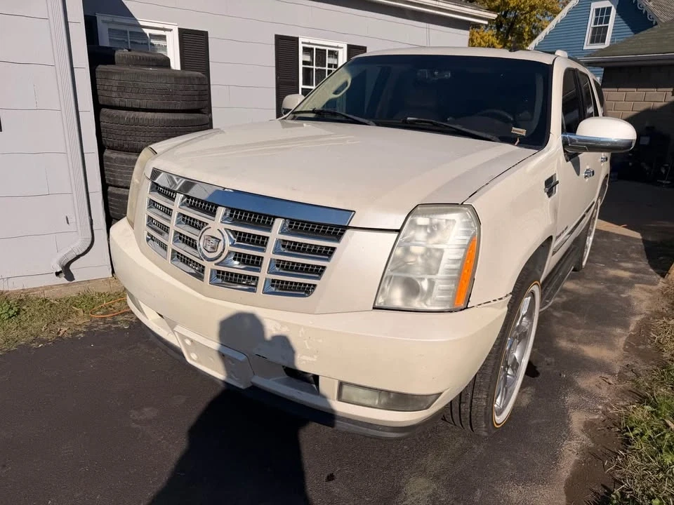 2007 Cadillac Escalade & EXT 3rd Gen - Image 5 of 16