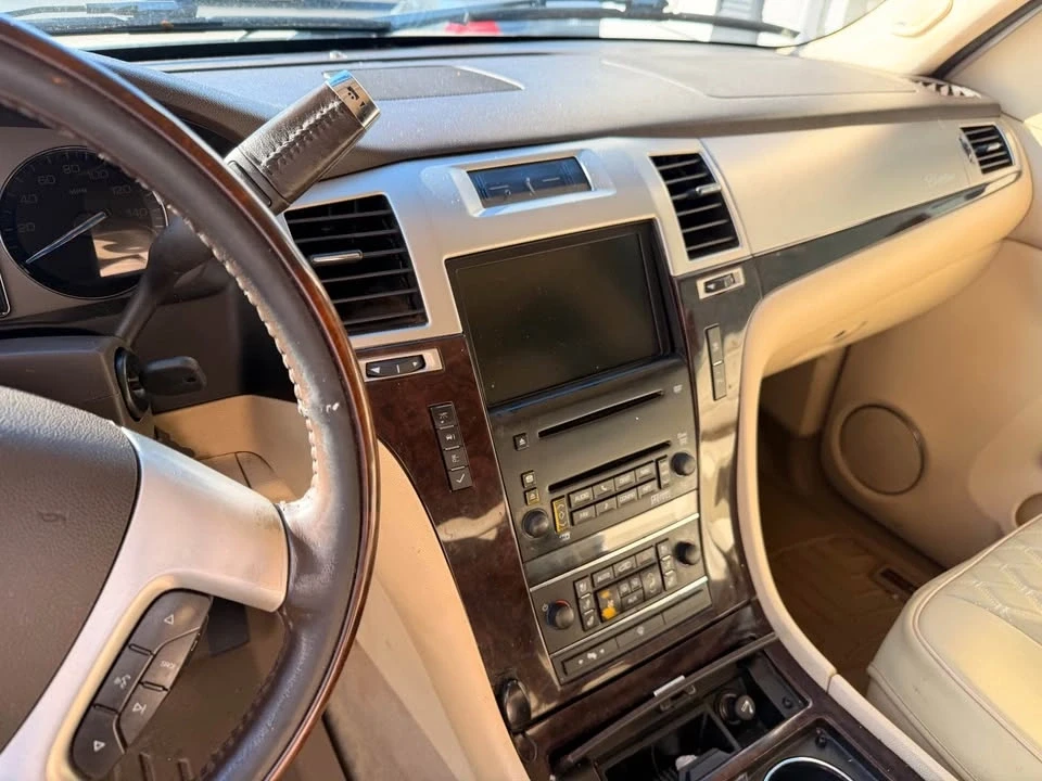 2007 Cadillac Escalade & EXT 3rd Gen - Image 16 of 16