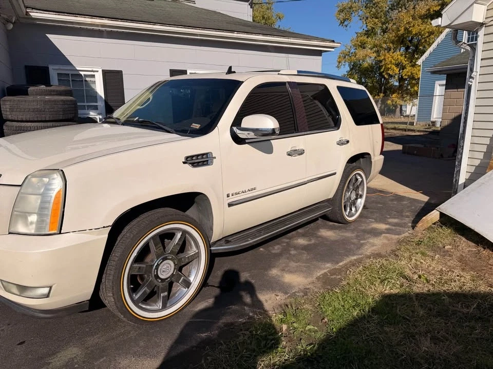 2007 Cadillac Escalade & EXT 3rd Gen - Image 4 of 16