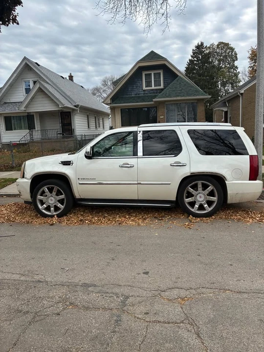 2007 Cadillac Escalade & EXT 3rd Gen - Image 4 of 5