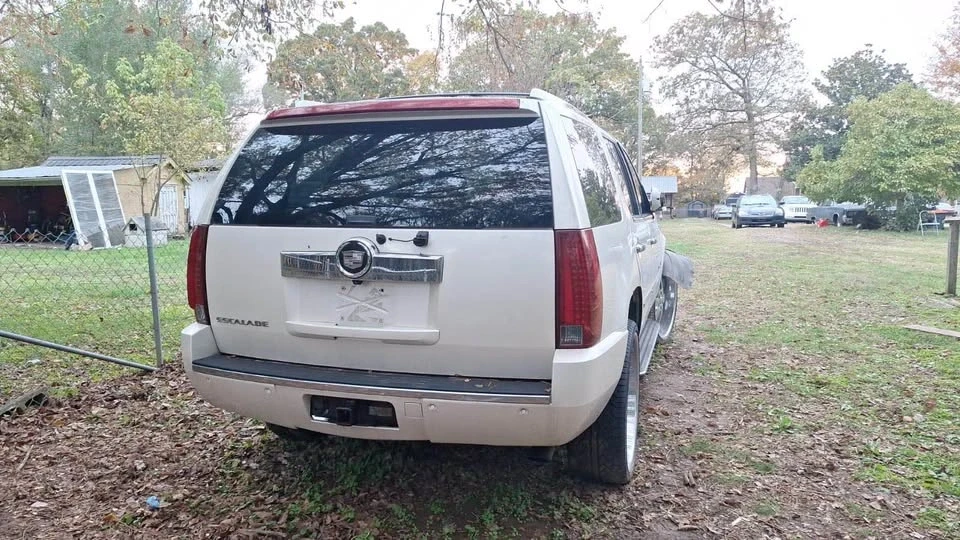 2007 Cadillac Escalade & EXT 3rd Gen - Image 3 of 3