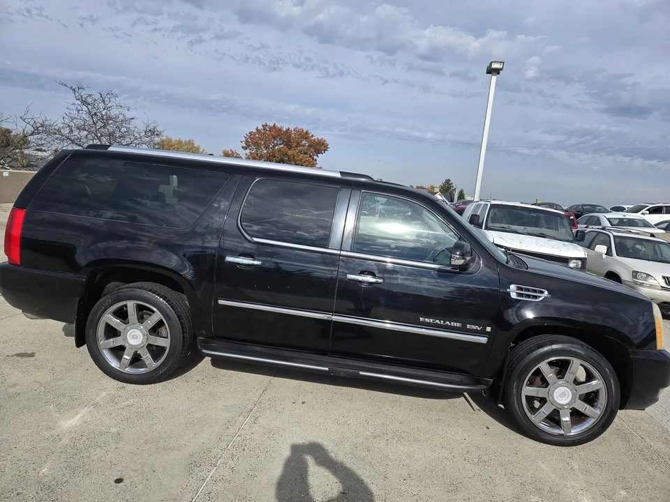 2007 Cadillac Escalade & EXT 3rd Gen - Image 11 of 19