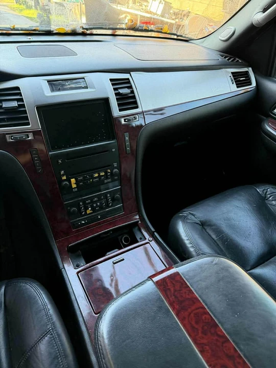 2007 Cadillac Escalade & EXT 3rd Gen - Image 10 of 10