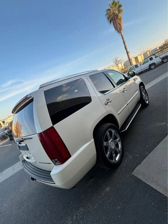 2007 Cadillac Escalade & EXT 3rd Gen - Image 3 of 16
