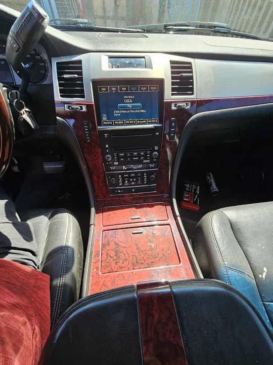 2007 Cadillac Escalade & EXT 3rd Gen - Image 10 of 13