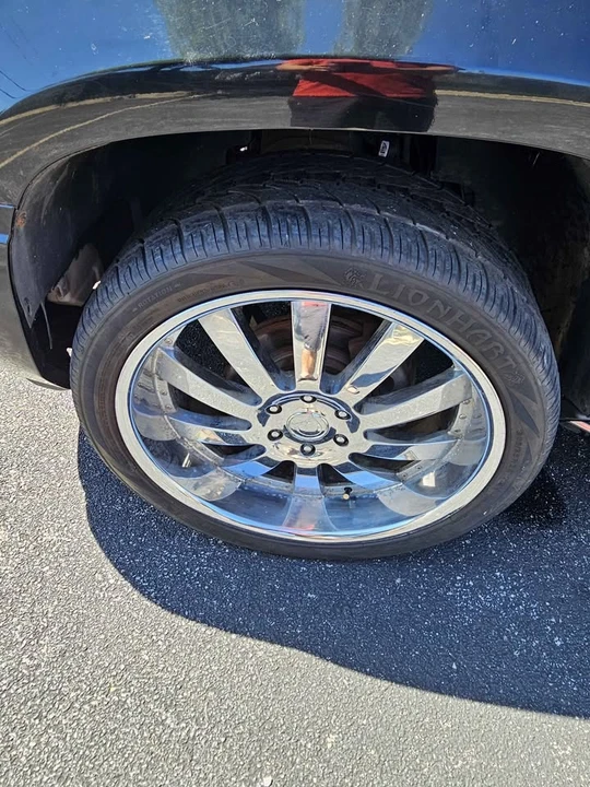 2007 Cadillac Escalade & EXT 3rd Gen - Image 12 of 13