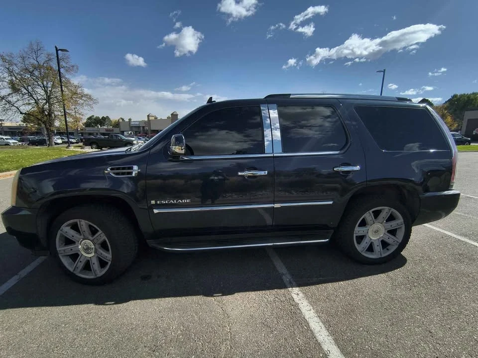 2007 Cadillac Escalade & EXT 3rd Gen - Image 2 of 9