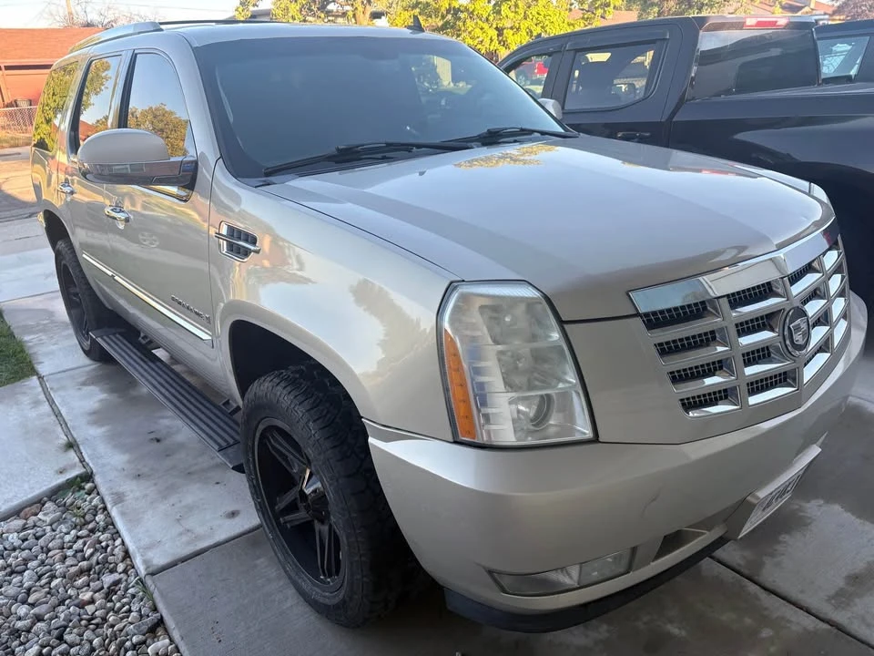 2007 Cadillac Escalade & EXT 3rd Gen - Image 9 of 10