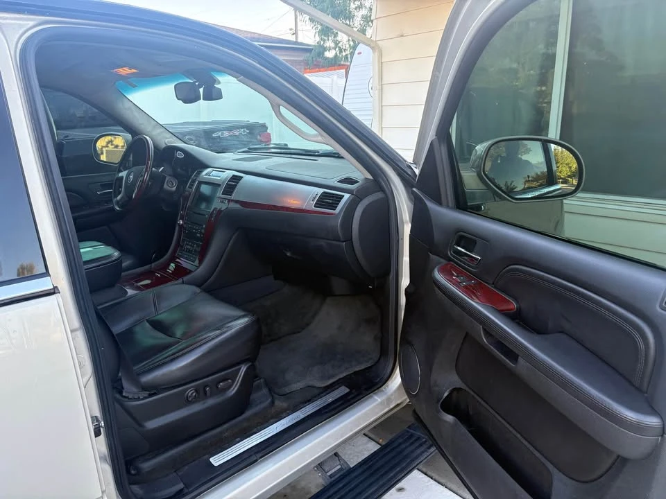 2007 Cadillac Escalade & EXT 3rd Gen - Image 3 of 10