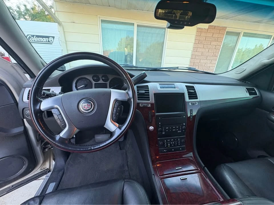 2007 Cadillac Escalade & EXT 3rd Gen - Image 2 of 10