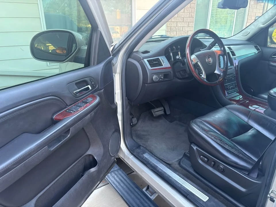 2007 Cadillac Escalade & EXT 3rd Gen - Image 8 of 10