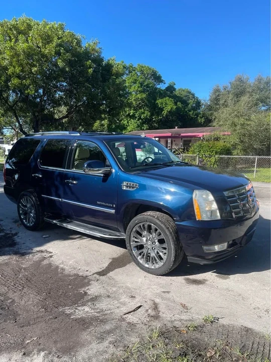 2007 Cadillac Escalade & EXT 3rd Gen - Image 3 of 11