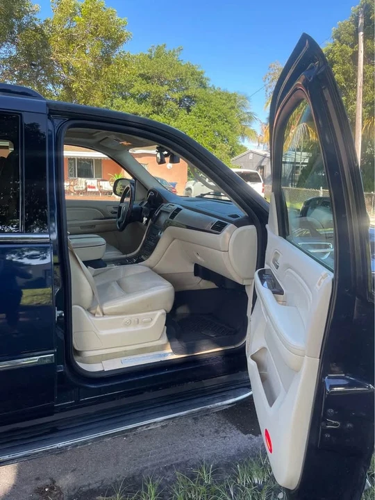 2007 Cadillac Escalade & EXT 3rd Gen - Image 10 of 11