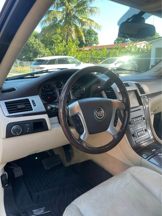 2007 Cadillac Escalade & EXT 3rd Gen - Image 9 of 11