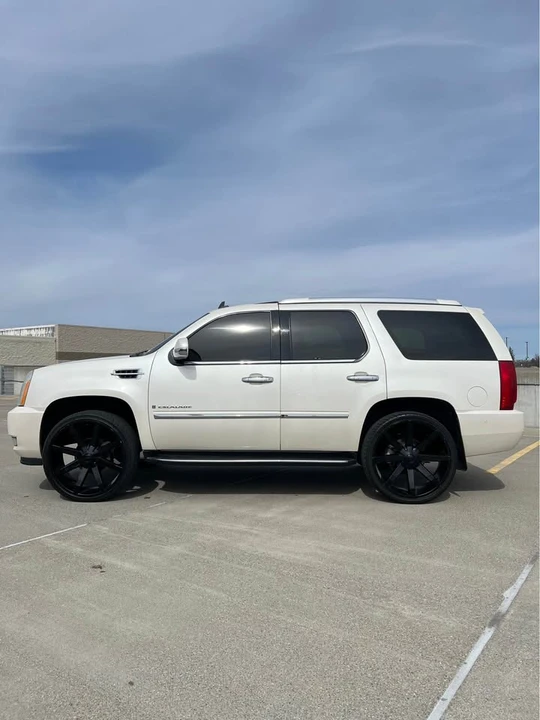 2007 Cadillac Escalade & EXT 3rd Gen - Image 5 of 15