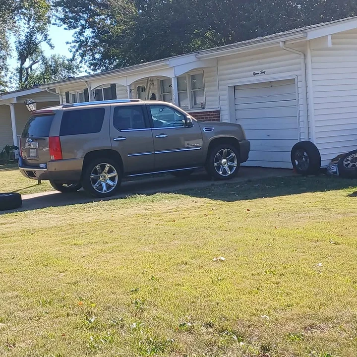 2007 Cadillac Escalade & EXT 3rd Gen - Image 3 of 4