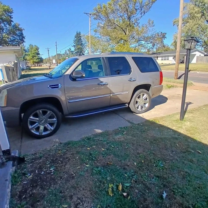 2007 Cadillac Escalade & EXT 3rd Gen - Image 2 of 4