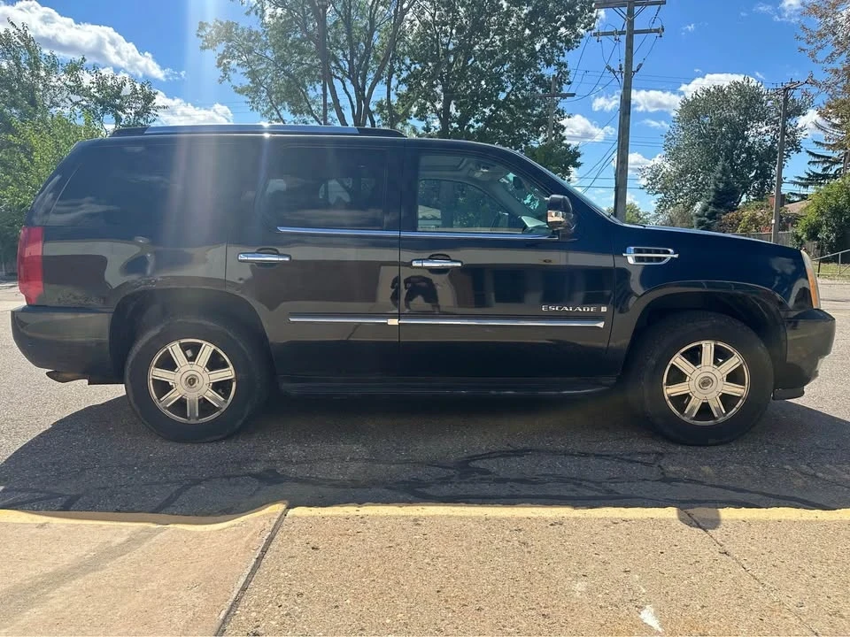 2007 Cadillac Escalade & EXT 3rd Gen - Image 2 of 12