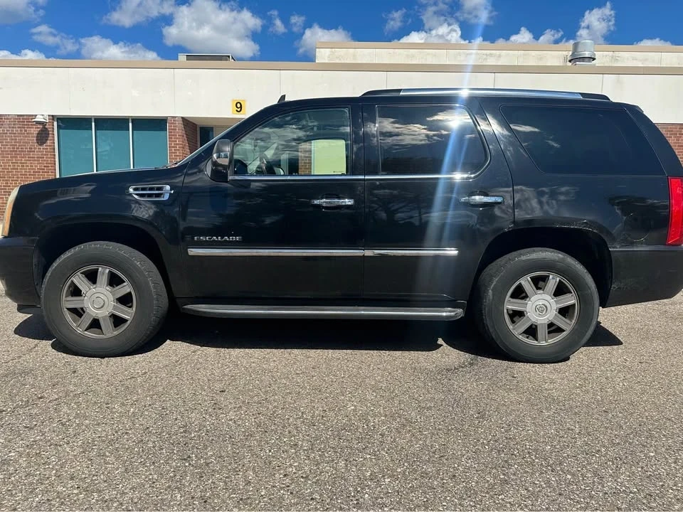 2007 Cadillac Escalade & EXT 3rd Gen - Image 4 of 12