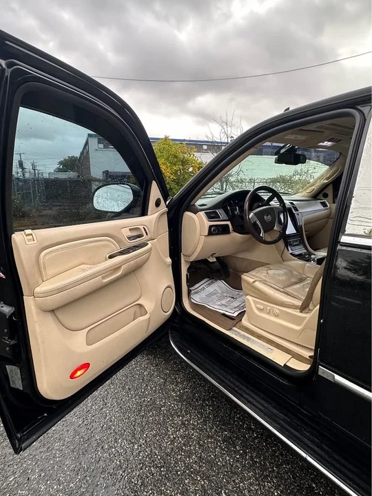 2007 Cadillac Escalade & EXT 3rd Gen - Image 10 of 20