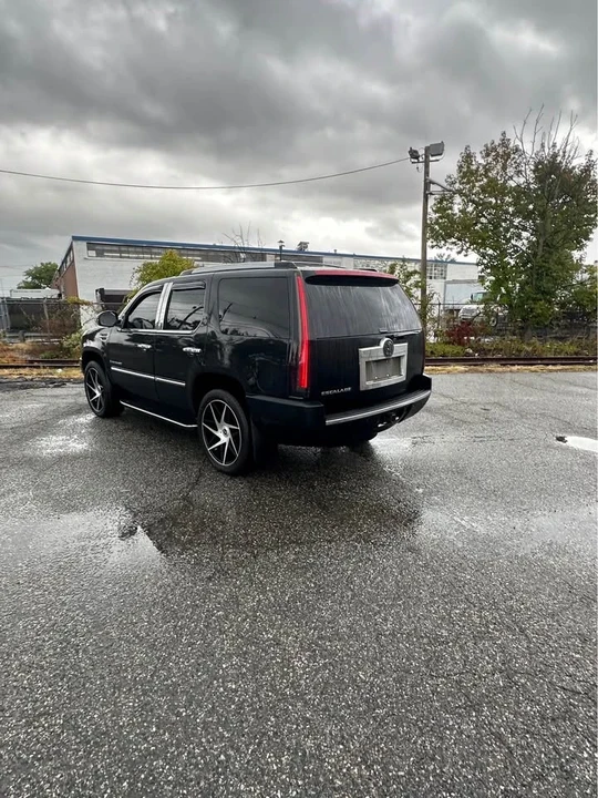 2007 Cadillac Escalade & EXT 3rd Gen - Image 3 of 20