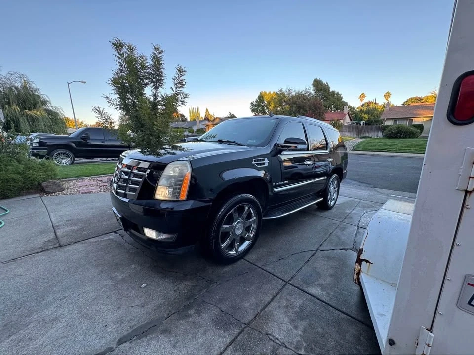 2007 Cadillac Escalade & EXT 3rd Gen - Image 2 of 11