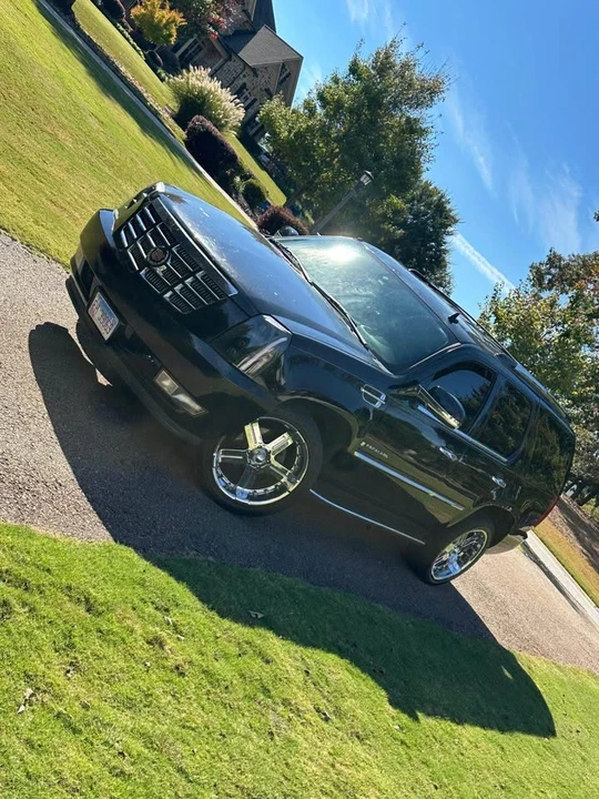 2007 Cadillac Escalade & EXT 3rd Gen - Image 2 of 7