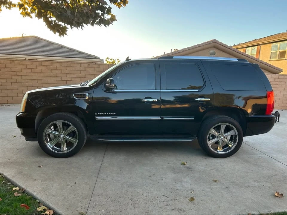 2007 Cadillac Escalade & EXT 3rd Gen - Image 2 of 14