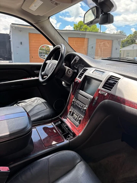 2007 Cadillac Escalade & EXT 3rd Gen - Image 5 of 13