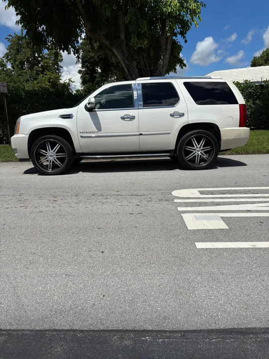 2007 Cadillac Escalade & EXT 3rd Gen - Image 9 of 13
